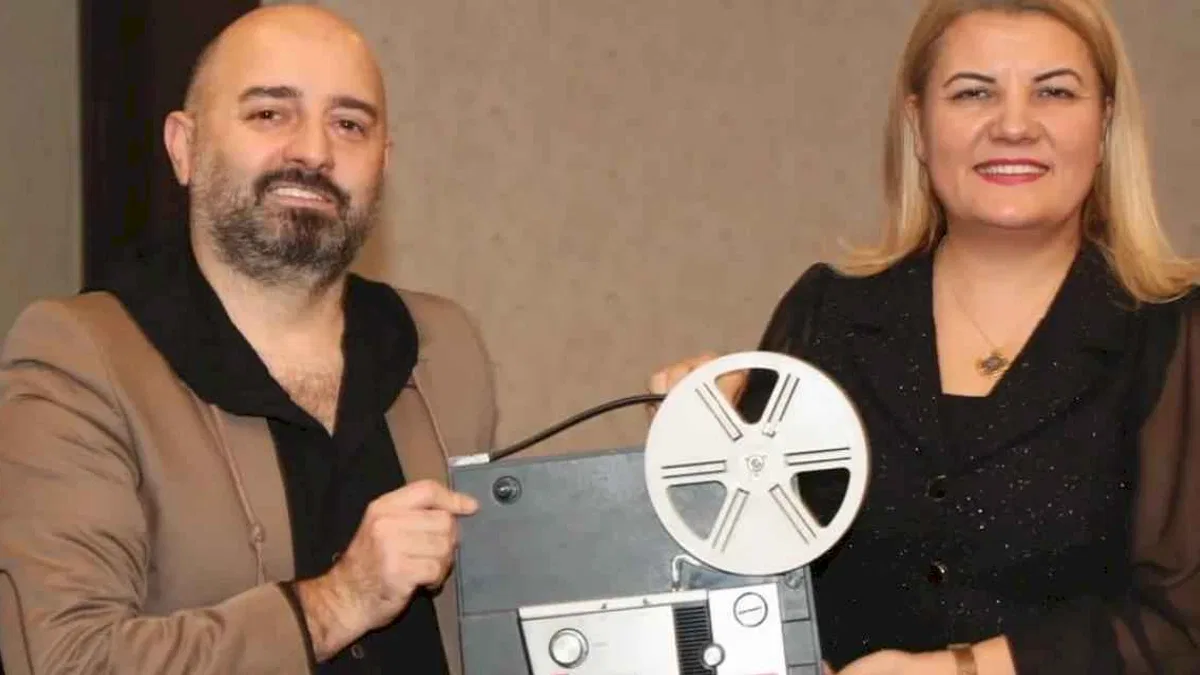 İzmit’te Oyuncak Müzesi’ne nostaljik film makinası bağışı