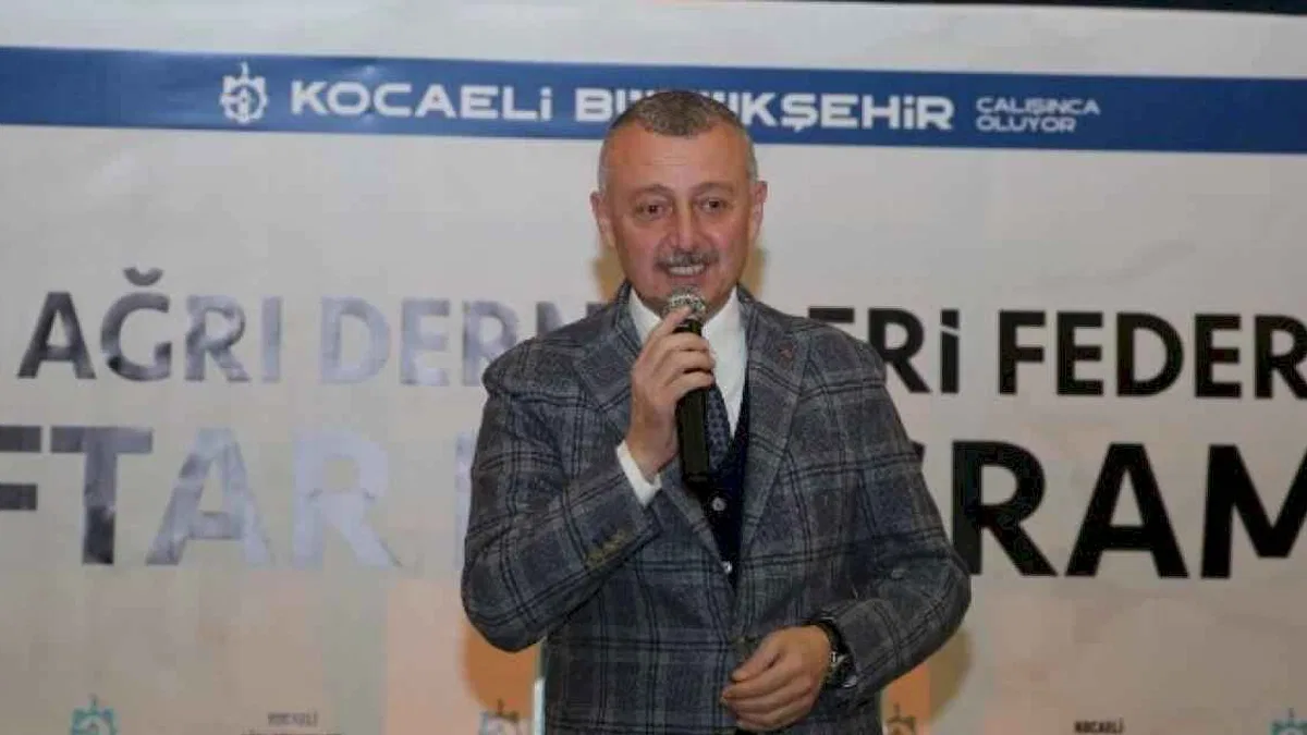Başkan Büyükakın, Ağrı ve Trabzon il derneklerinin iftar programına katıldı