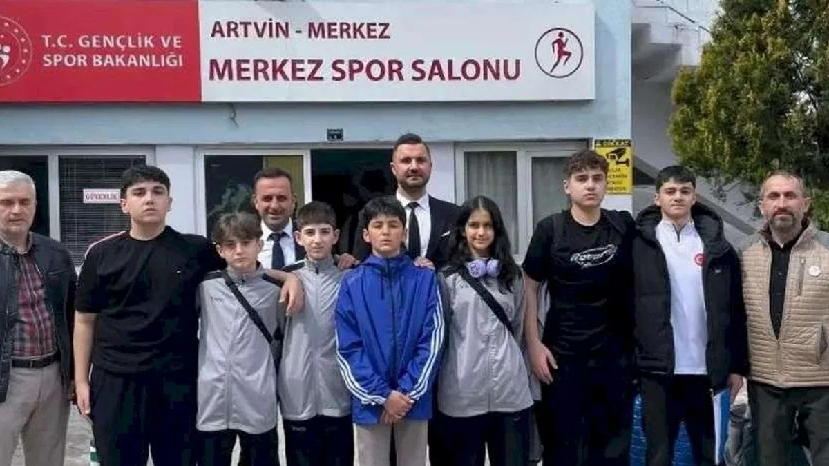 Artvinli taekwondocular madalya için Antalya’ya gitti