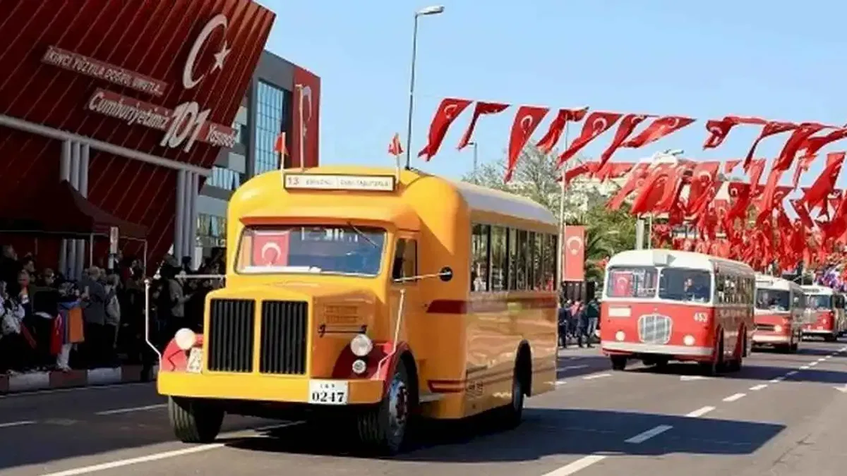 İETT'den nostaljik kortej