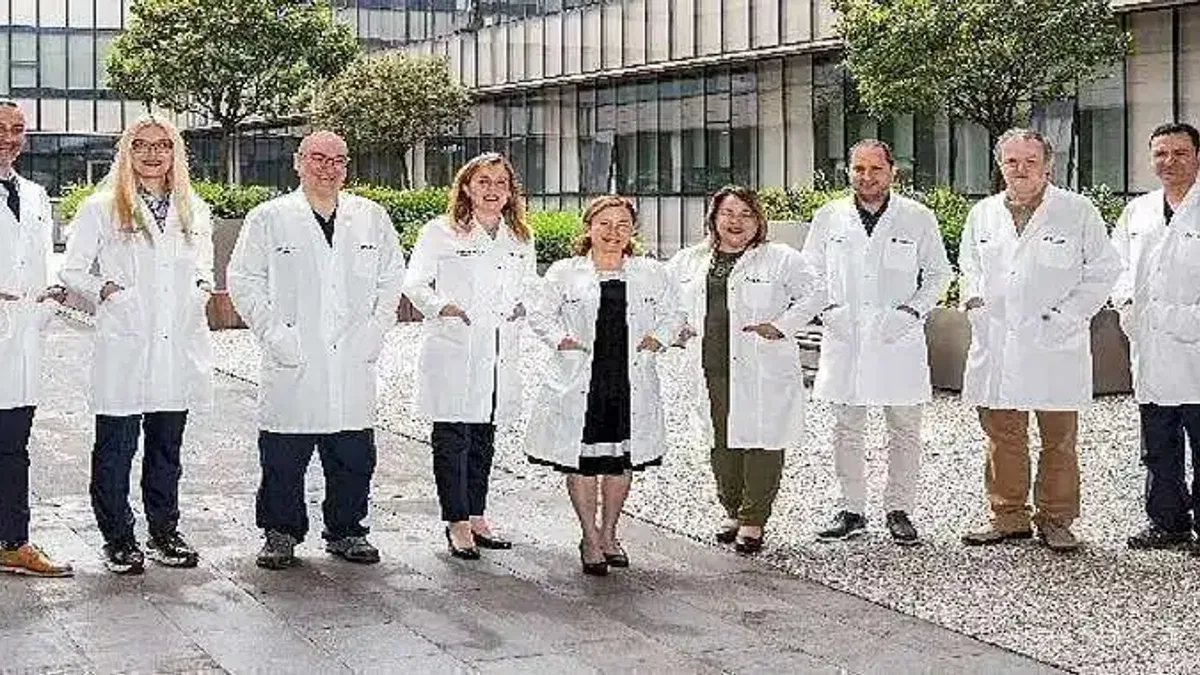 Koç Üniversitesi Hastanesi Demiyelinizan Santral Sinir Sistemi Hastalıkları Merkezi'nde Multidisipliner Yaklaşım Öne Çıkıyor