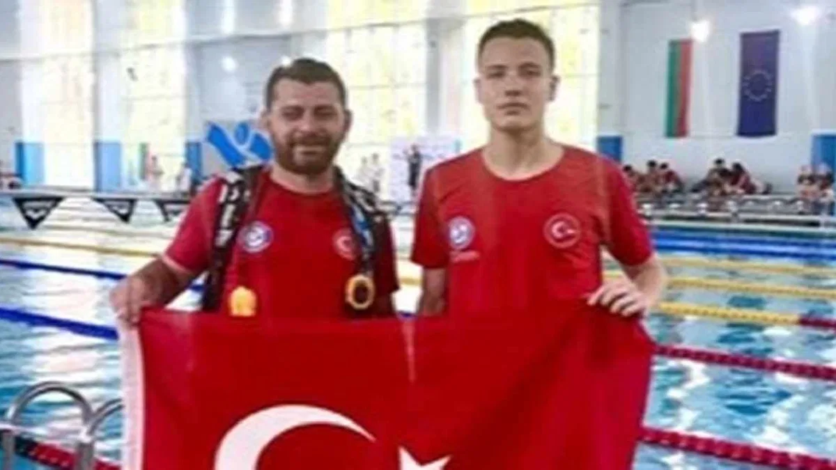 Denizli Büyükşehir Belediyesporlu yüzücüler altın madalyaları topladı
