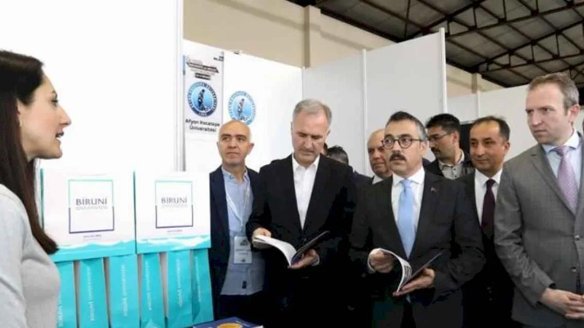 Bursa İnegöl'de gençlerin yoluna ışık tutacak etkinlik başladı
