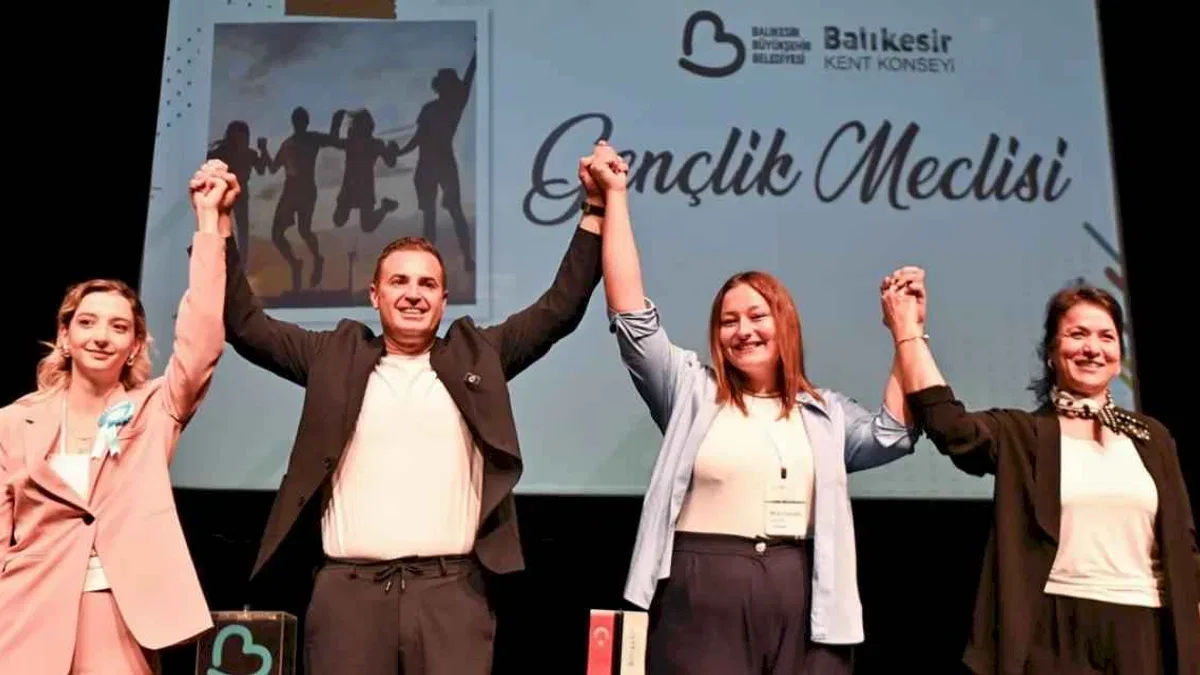 Ahmet Akın: Gençler Balıkesir'de kalacak