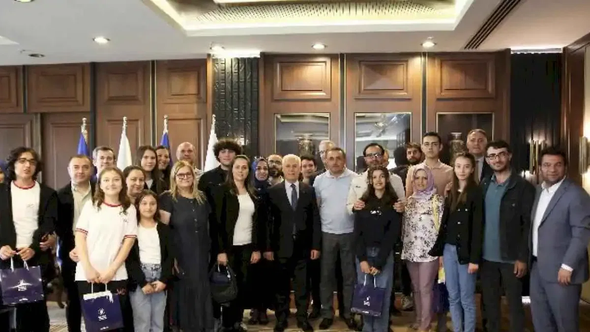 Bursa'da başarılı öğrenciler ödüllendirildi