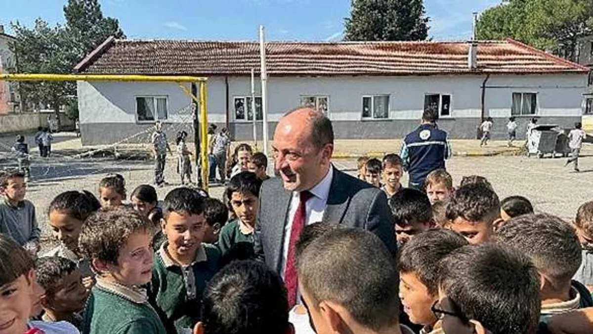 Geyve Belediyesi'nden Okullarda Temizlik Seferberliği