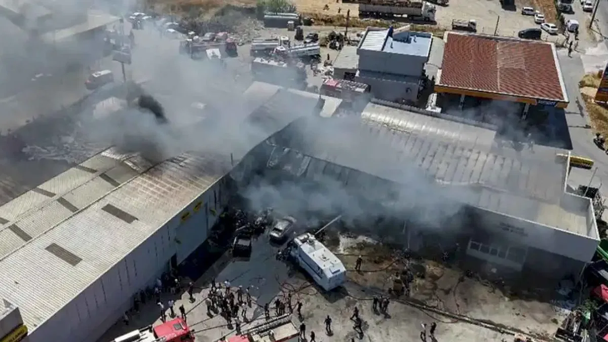 Sakarya’da traktör fabrikasında yangın!