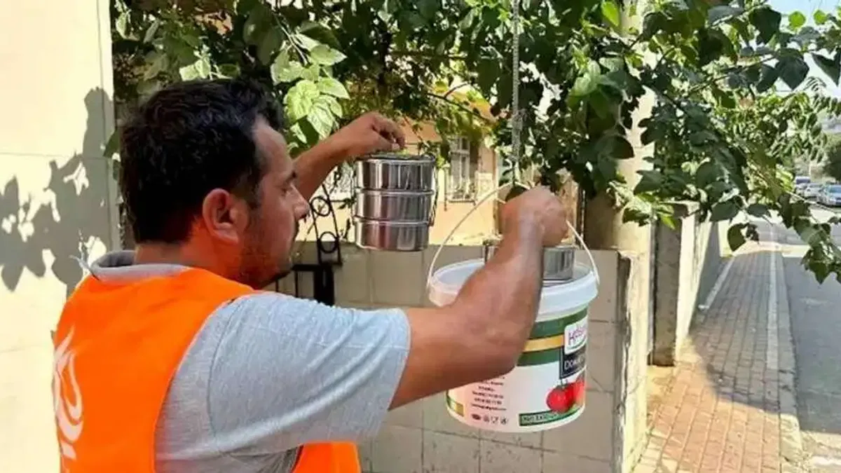 Çayırova’da sıcak yemek dağıtımı sürüyor