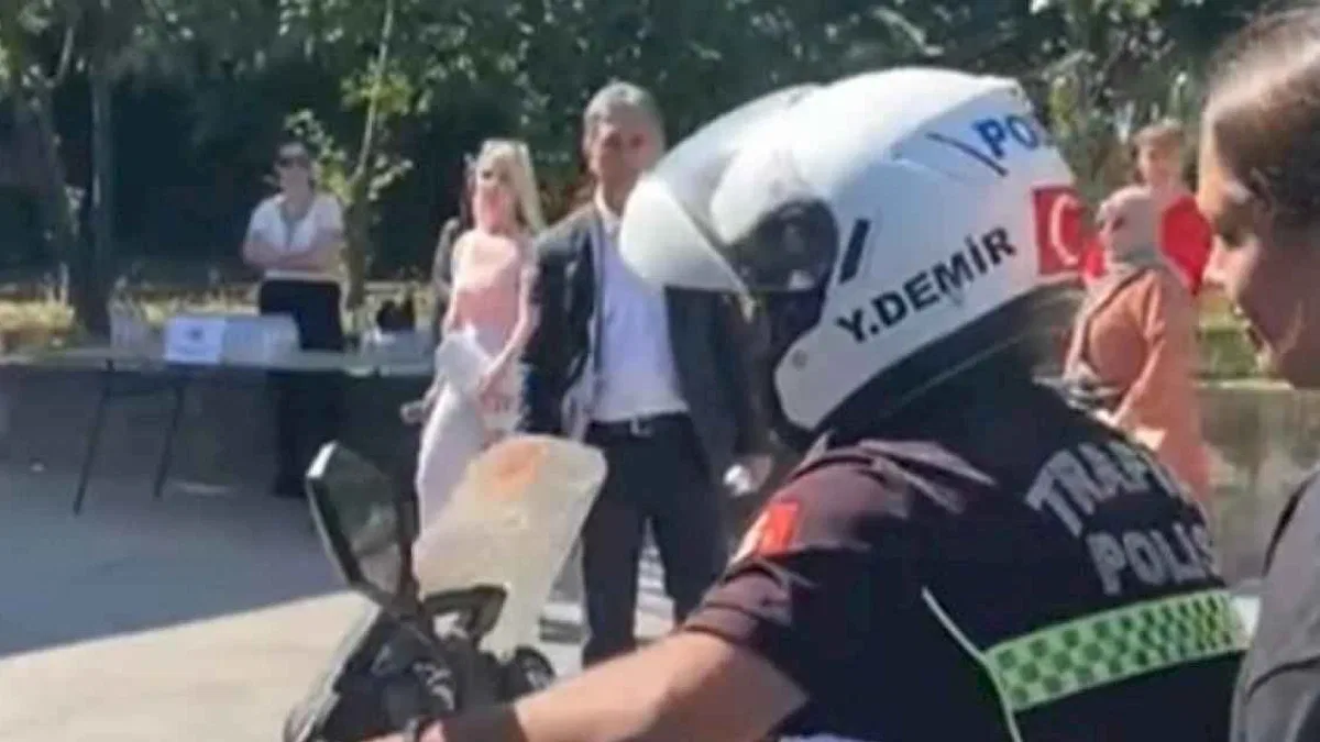 Gemlik İlçe Emniyet Müdürlüğü'nden sınava yetişemeyen öğrenciye destek