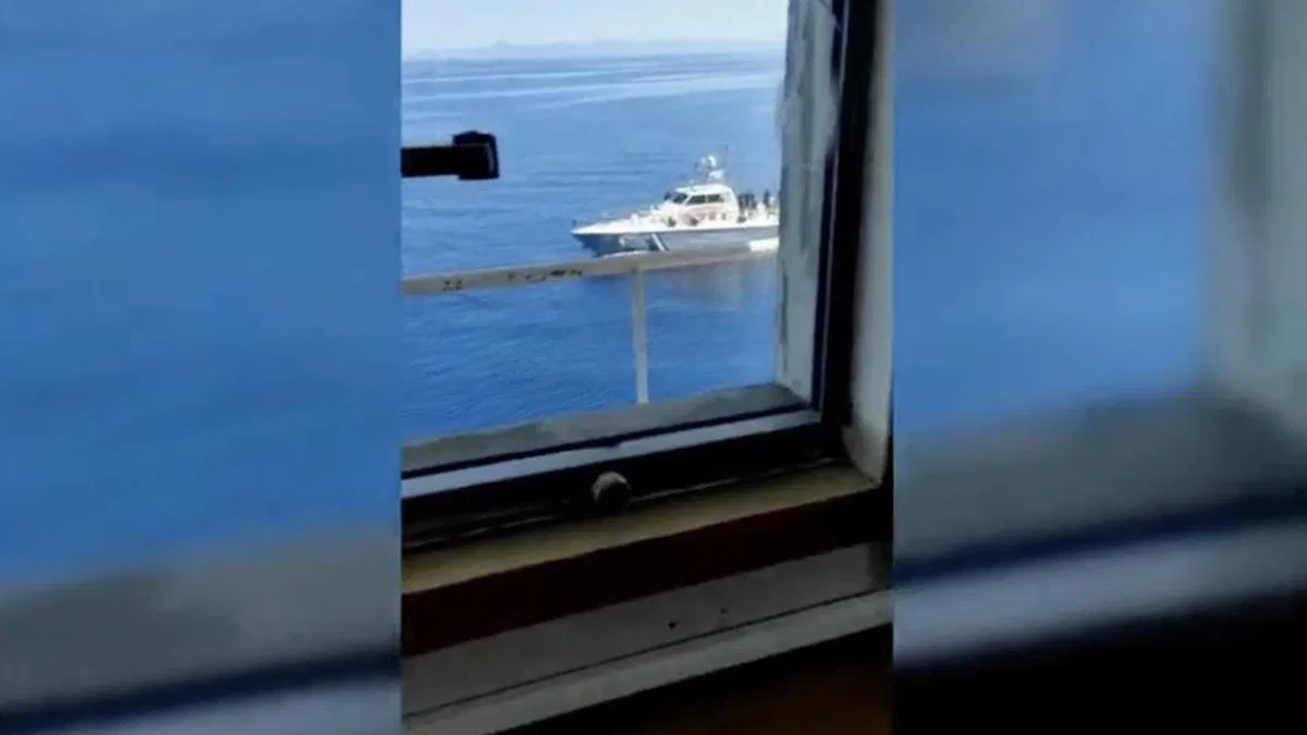 Yunanistan Sahil Güvenlik birimleri Ro-Ro gemisine taciz ateşi açtı