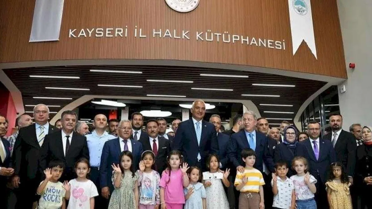 Kayseri Büyükşehir kütüptanelerine ziyaretçi akını