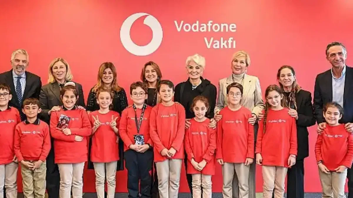 Vodafone Vakfı Danışma Kurulu Üyeleri Geleceğin Yapay Zekâ Yıldızlarıyla Buluştu
