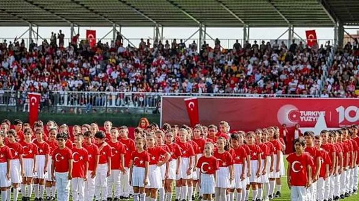 Aliağalılar 29 Ekim Cumhuriyet Bayramı Coşkusunu Hep Birlikte Yaşayacak