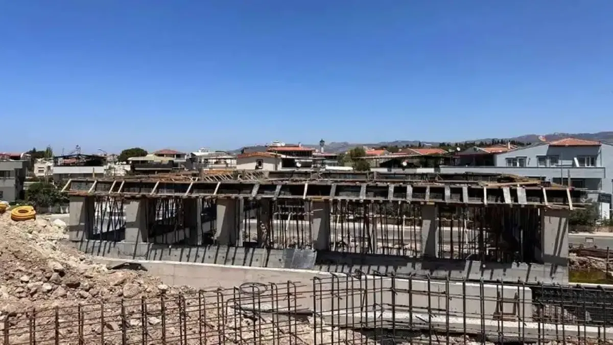 Dikili’de yeni itfaiye hizmet binası yükseliyor