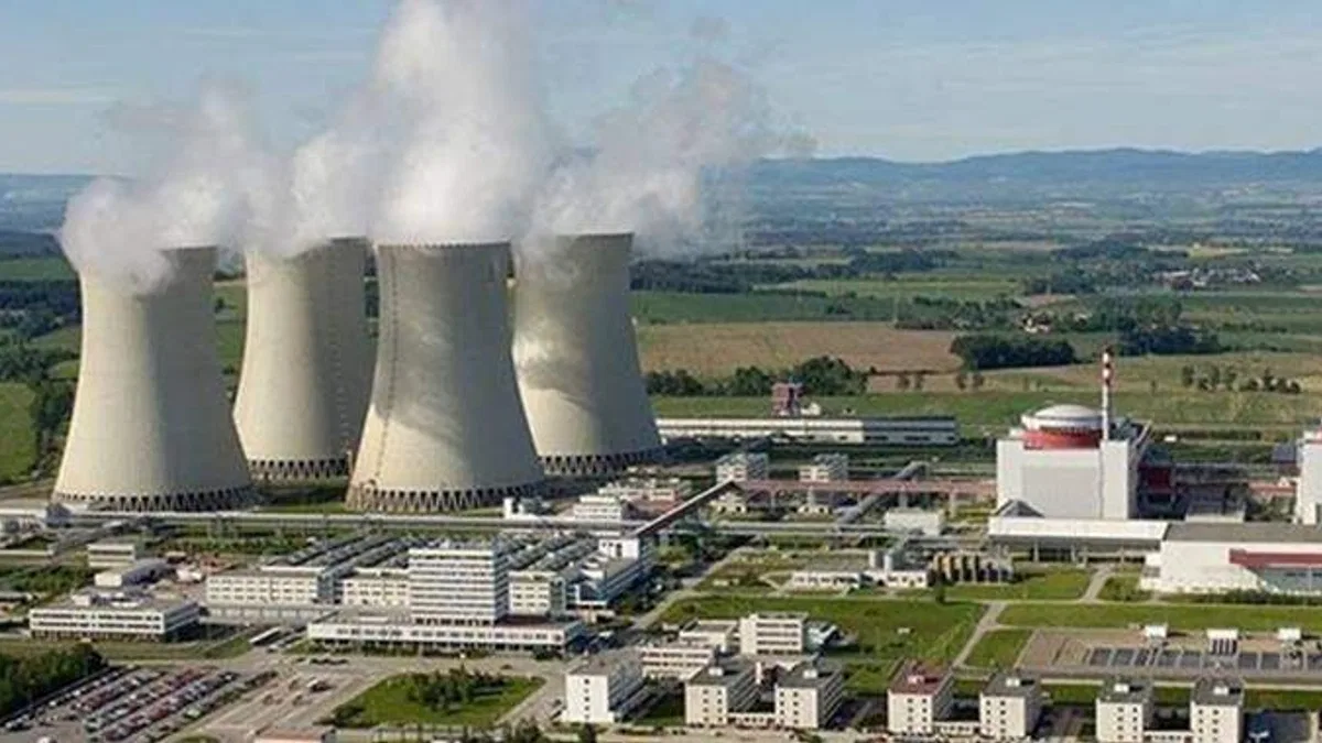 İran 300 megavat kapasiteli yeni nükleer enerji santralinin inşasına başladı