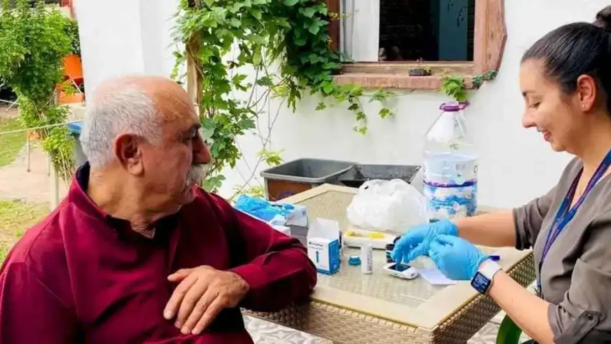 Antalya Muratpaşa’dan kıdemli kent sakinlerine sağlık desteği
