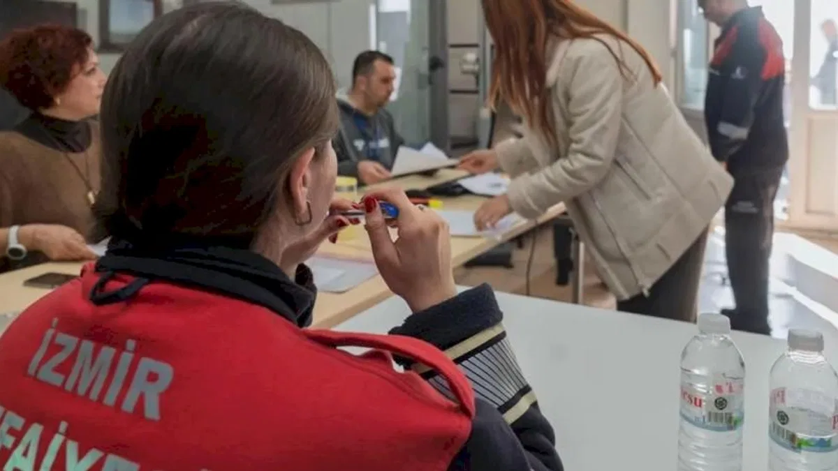 İzmir İtfaiyesi 100 yeni memur alacak