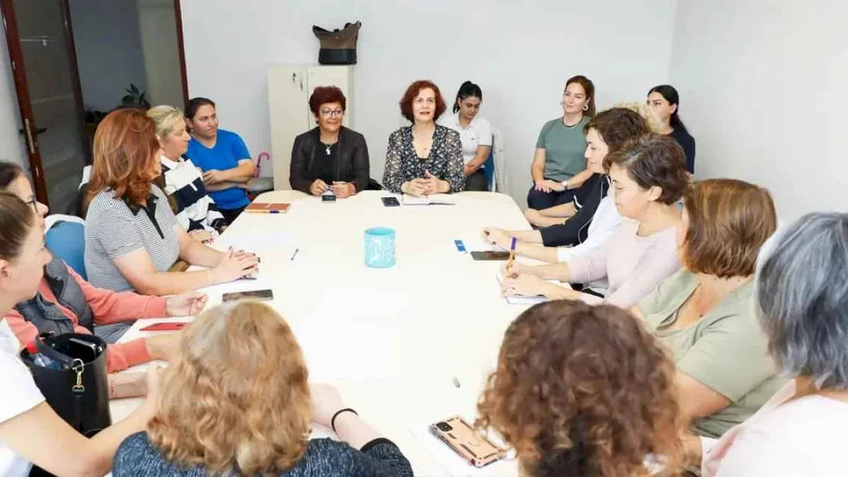İzmir Narlıdere'de kadınlar haklarını öğreniyor