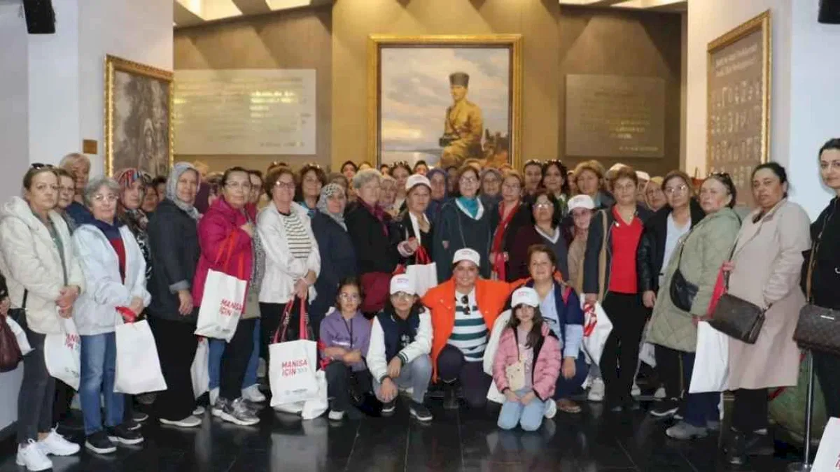 Kırkağaçlı kadınlar Manisa’yı gezdi