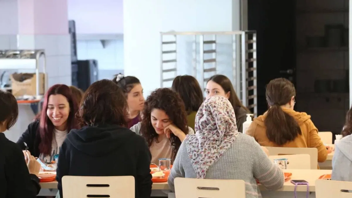 İstanbul'da öğrencilere sağlanacak yeni eğitim destekleri açıklandı