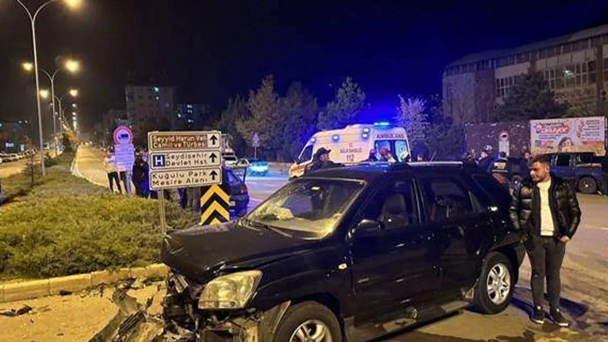 Konya'da cip ile otomobilin çarpıştığı kazada 3 kişi yaralandı