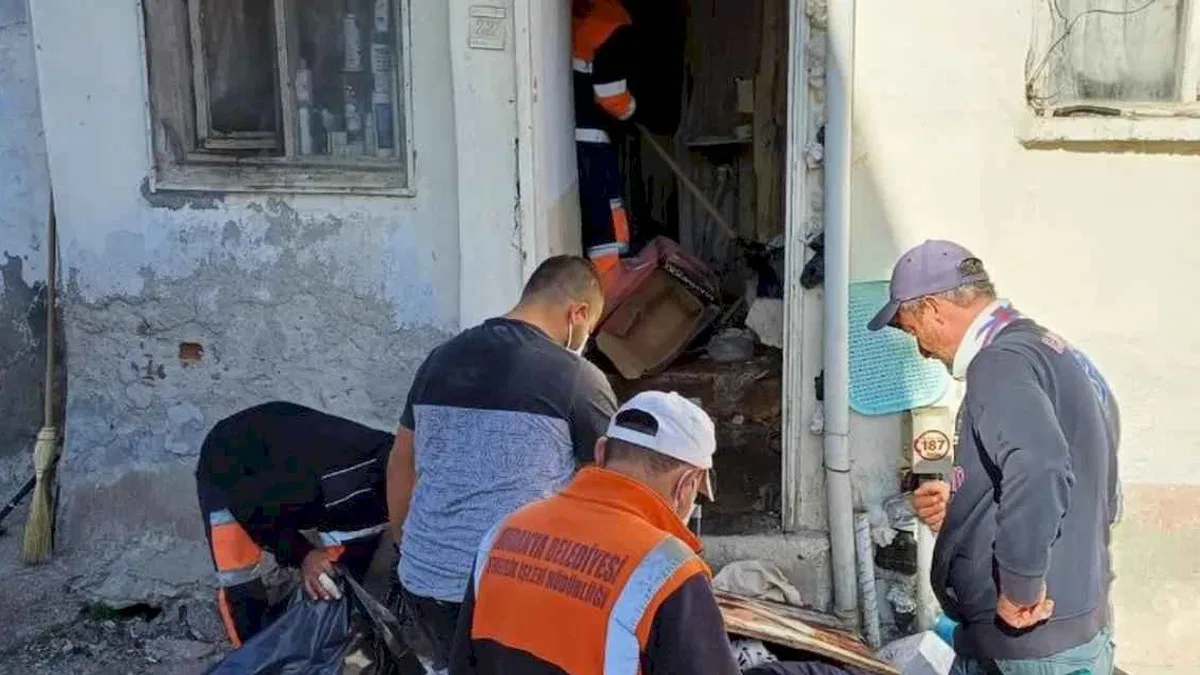 Mudanya Şükrü Çavuş'ta çöp ev sorunu!