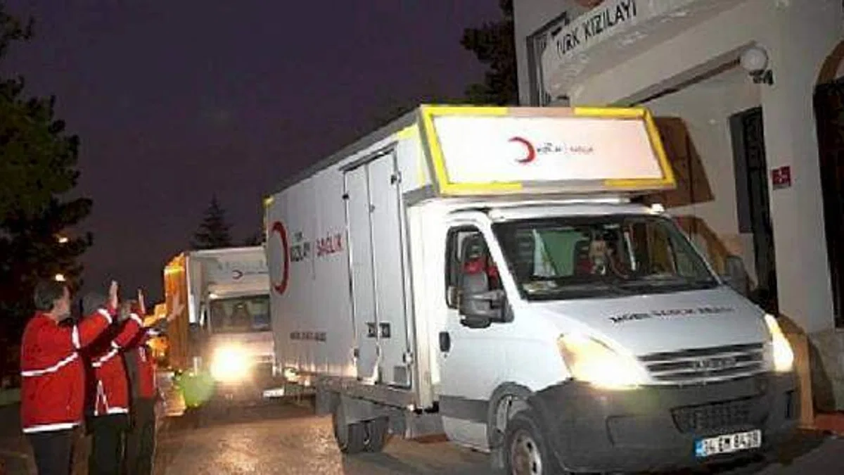 Kızılay Deprem Bölgesindeki Sağlık Hizmetlerini Takviye Ediyor