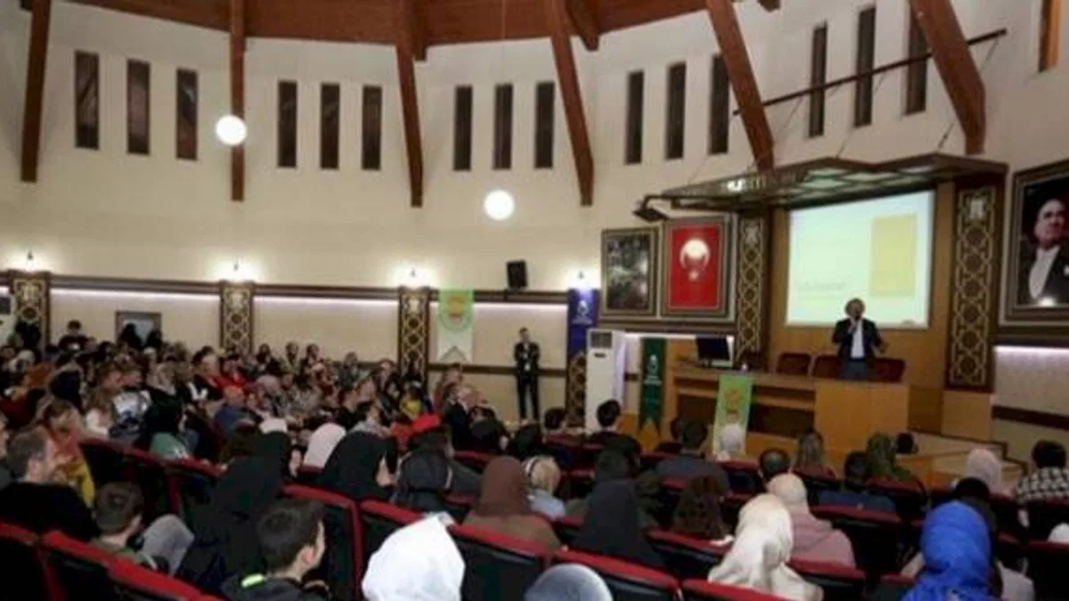 İnegöl'de Aile Okulu Eğitimleri seminerle başladı
