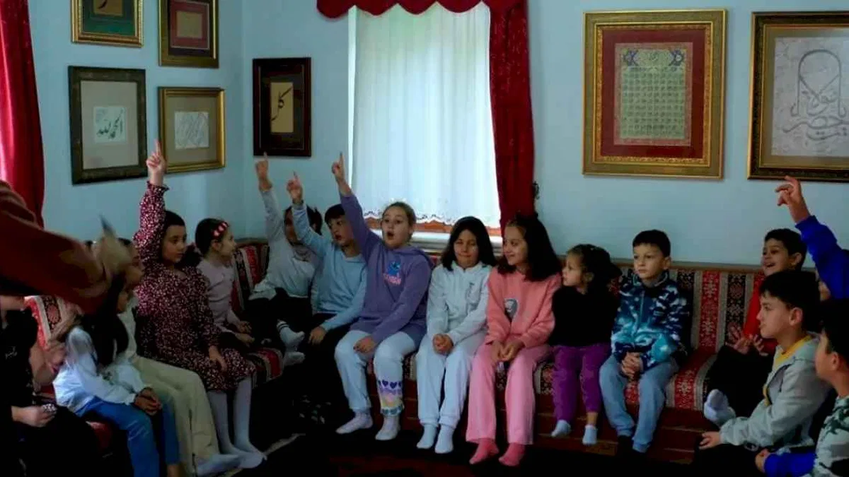 Kocaeli’de çocuklar Mesnevi hikâyelerini sahneledi