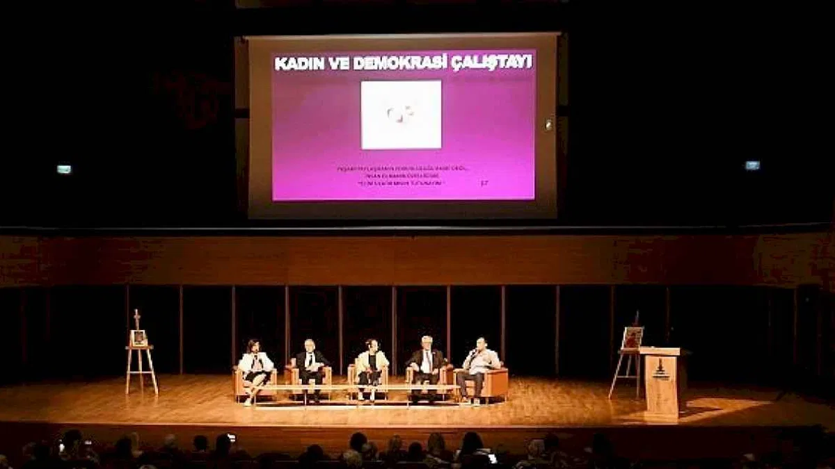 Başkan Eşki 'Kadın ve Demokrasi Çalıştayı'nda konuştu: "Cumhuriyet başlı başına bir kadın devrimidir"