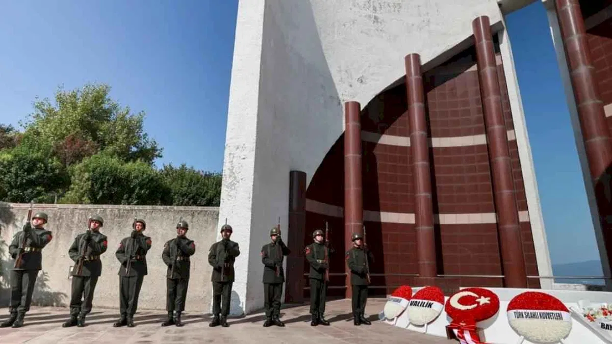 3. Cumhurbaşkanı Bayar Gemlik'te anıldı