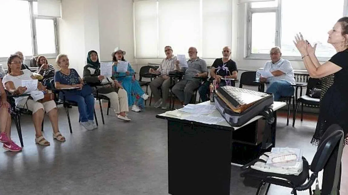 Büyükşehir'den 65 yaş üstü koro