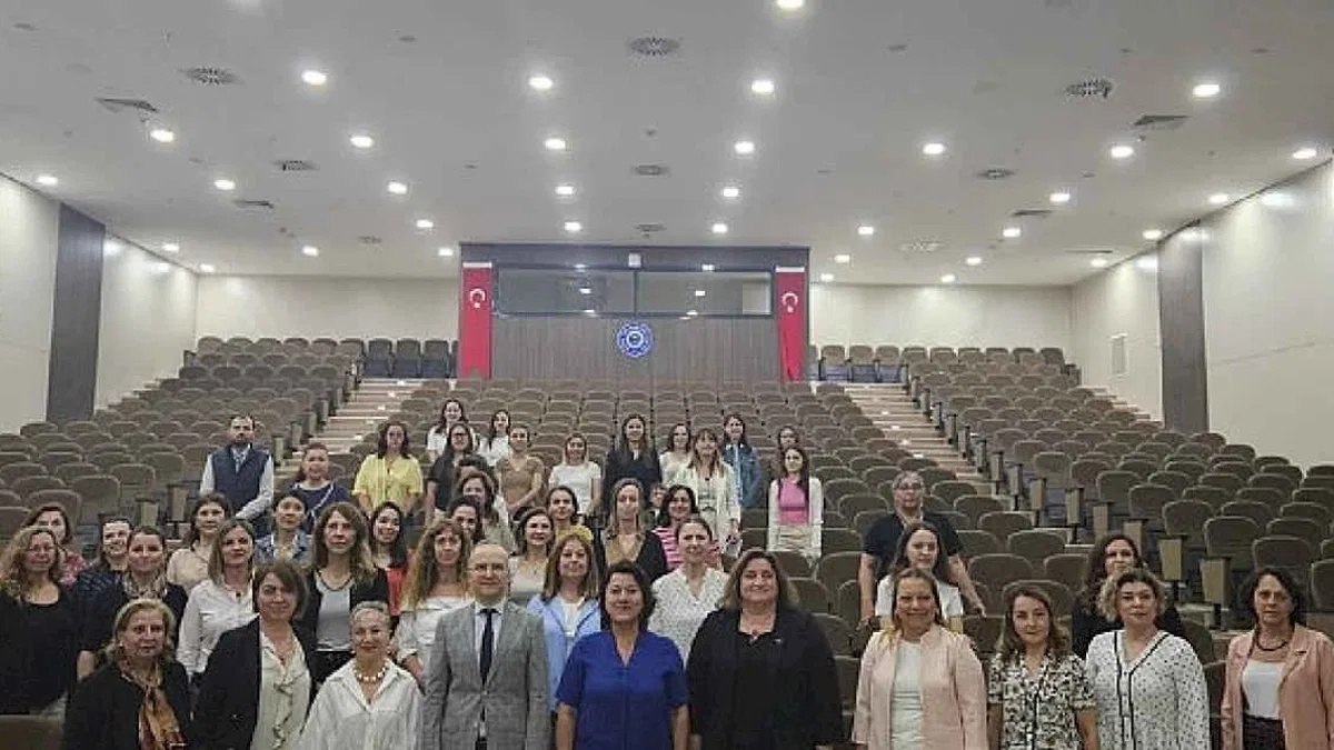 Hemşirelik Fakültesinde 'Bilimsel Yayın Sürecinde Kolaylaştırıcılar' konuşuldu