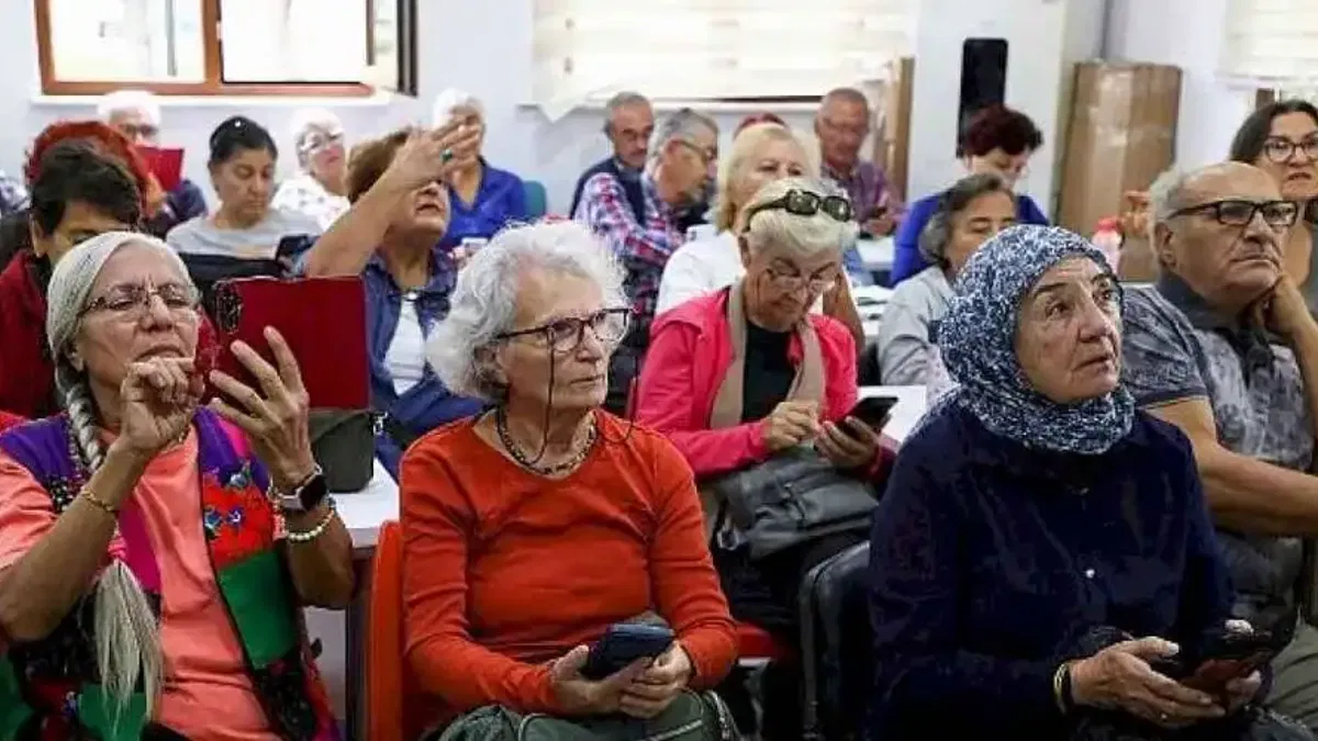 Dijital çağın kapıları yaş almış bireylere açılıyor