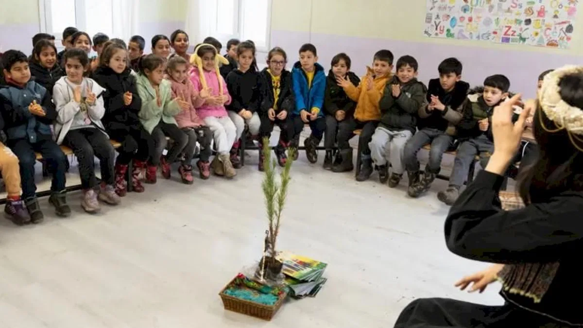 'Masal Yolcuları' 5 bin öğrencinin hayal dünyasına misafir olacak