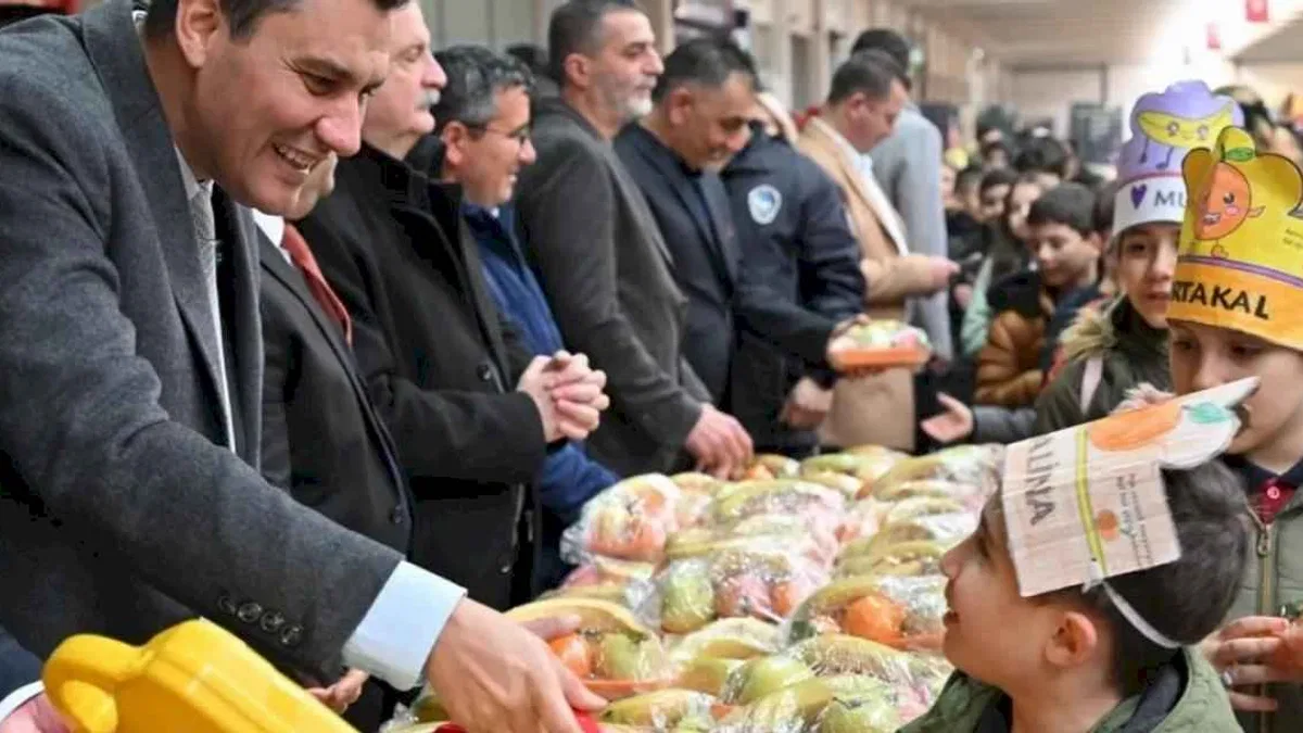 Manisa'da 'Yerli Malı' halde kutlandı