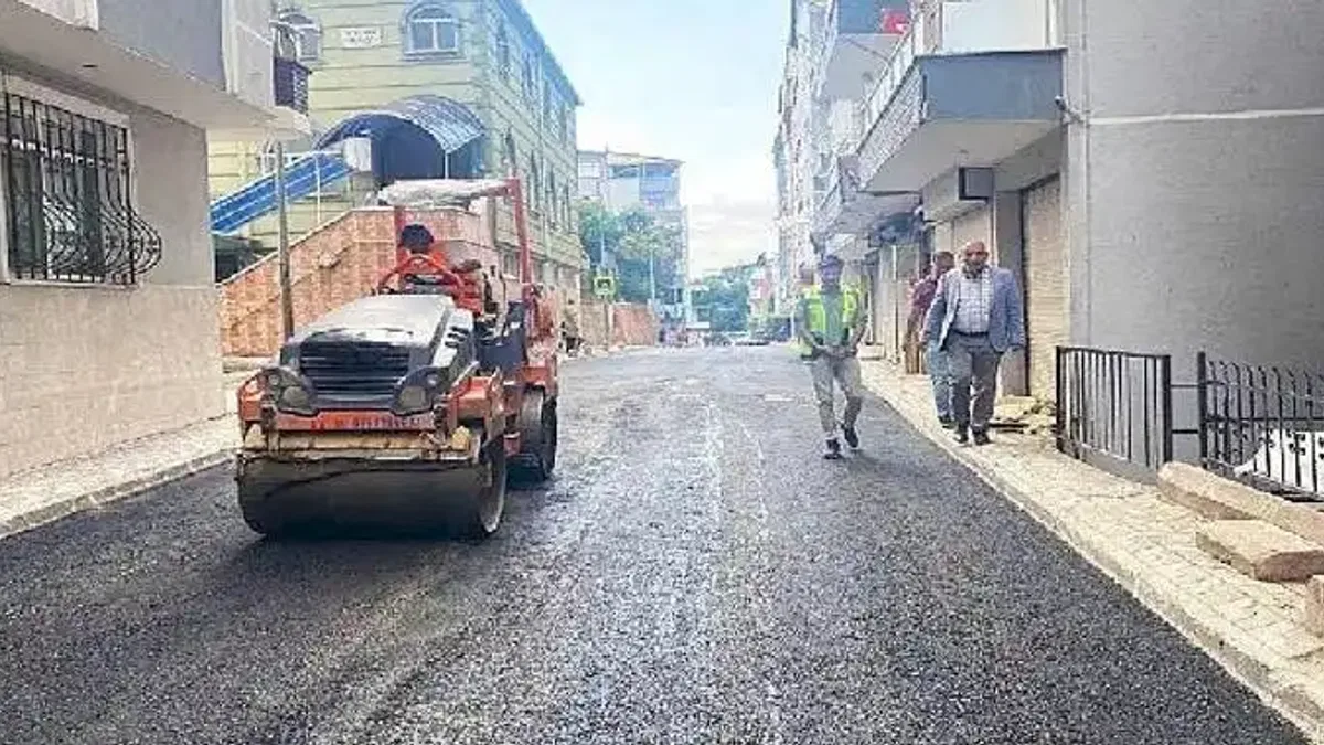 Başkan Sandıkçı, "Sosyal donatı alanları, güvenli ve konforlu yollarla Canik'in değerine değer katıyoruz"