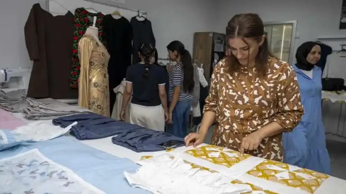 Mersin’de kadın kursiyerlerden el emeği sergisi