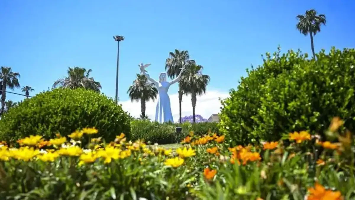 Mersin’de kent estetiğine yaz dokunuşu