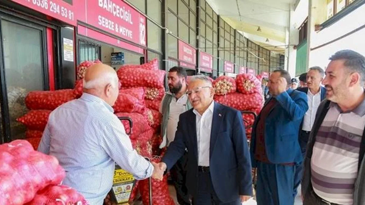 Kayseri esnafına Büyükkılıç'tan övgü