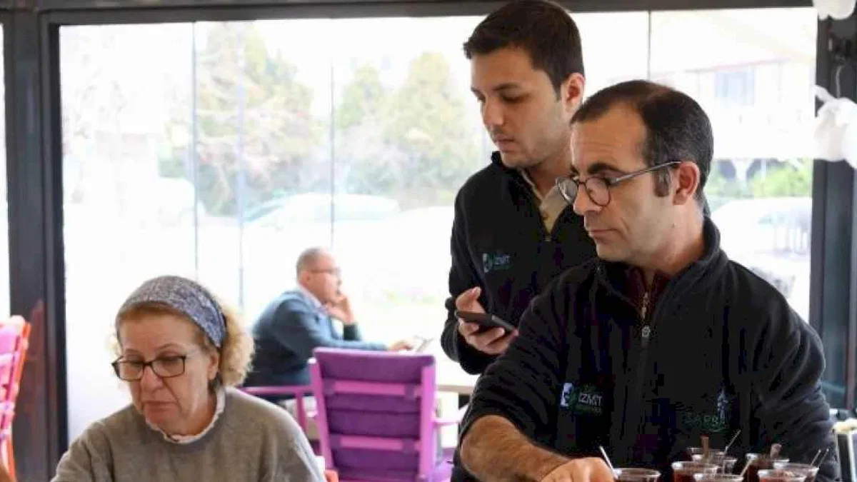 İzmit'teki bu kafede çay 3 TL