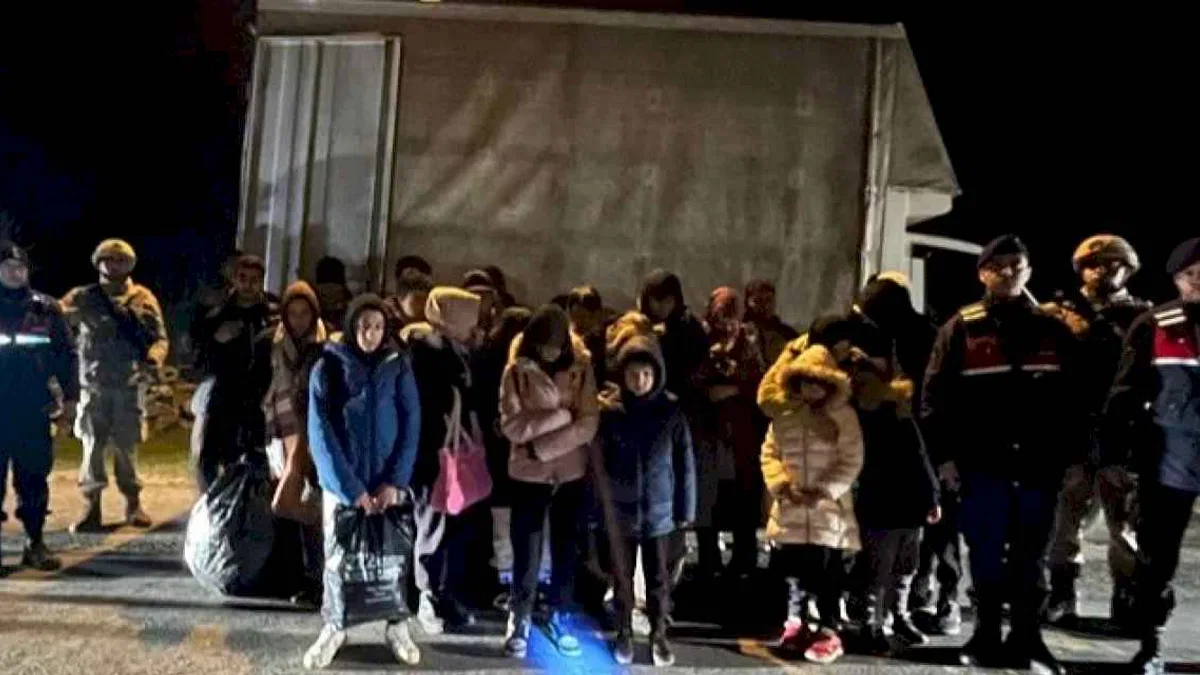 Enez'de 29 düzensiz göçmen ve 1 organizatör yakalandı!