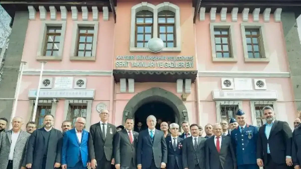 Büyükkılıç, Çanakkale Zaferi ve Şehitleri Anma Günü törenine katıldı