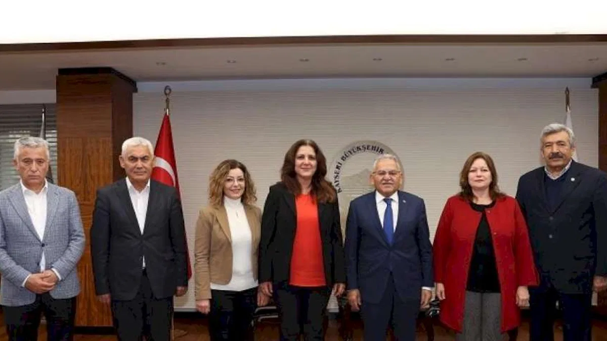 Kayseri Büyükşehir'e çifte ziyaret