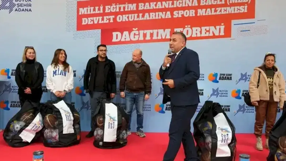 500 Okula Spor Malzemesi Dağıtıldı