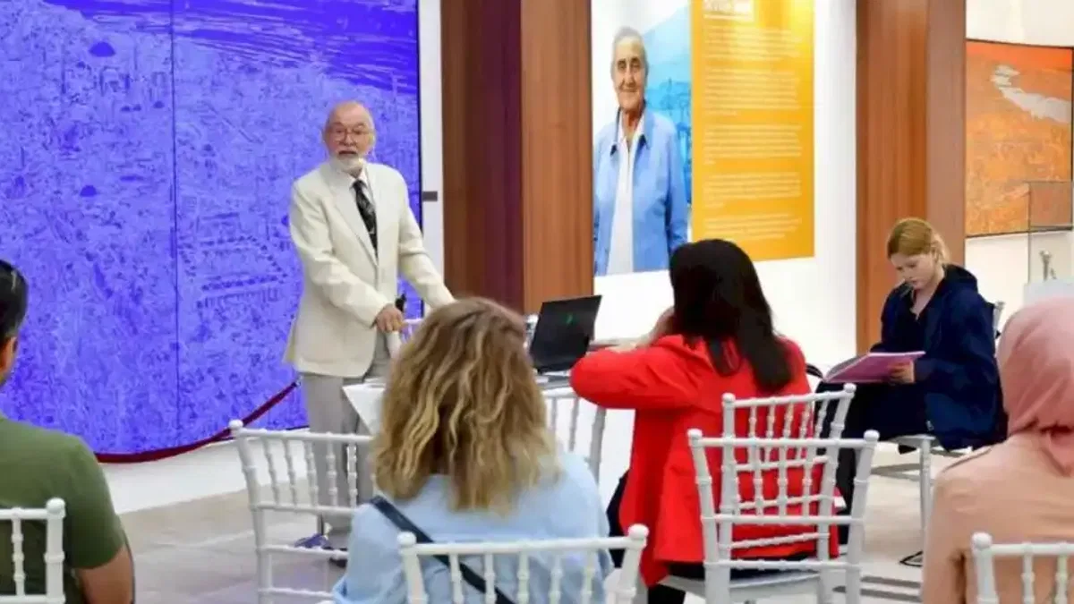 Ressam Devrim Erbil Manisa’da konuşuldu