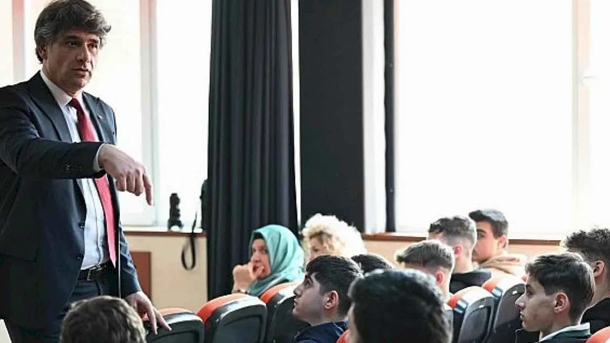 Başkan Kocaman, gençleri dinlemeye devam ediyor