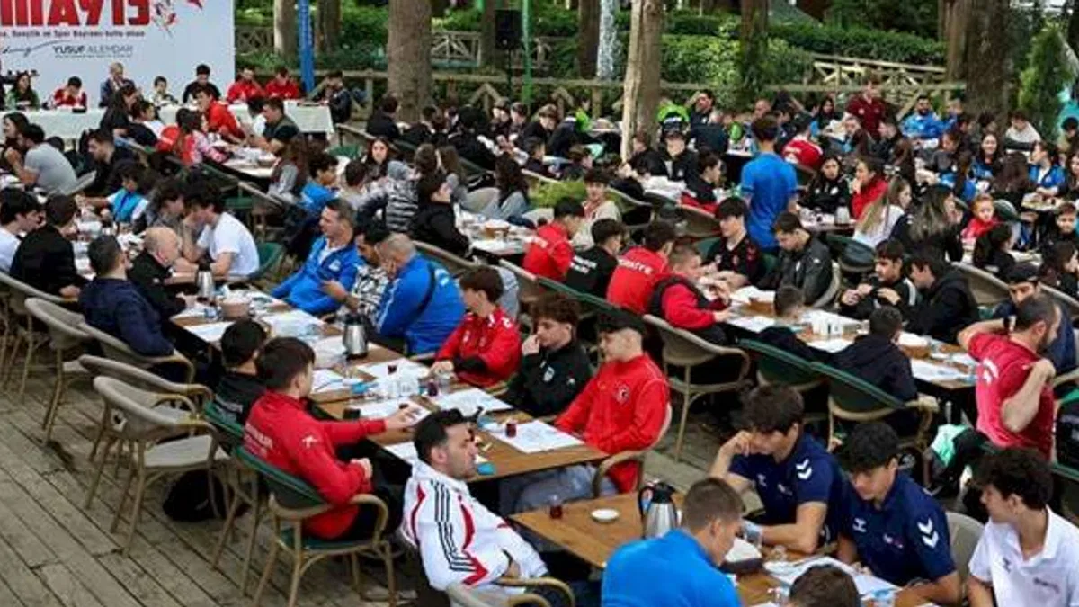 Sakaryalı sporcular Başkan Alemdar'la buluştu