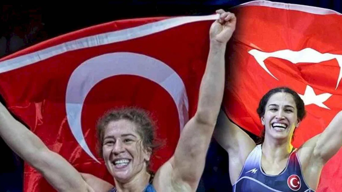 Madalya sırası kadın güreşçilerde