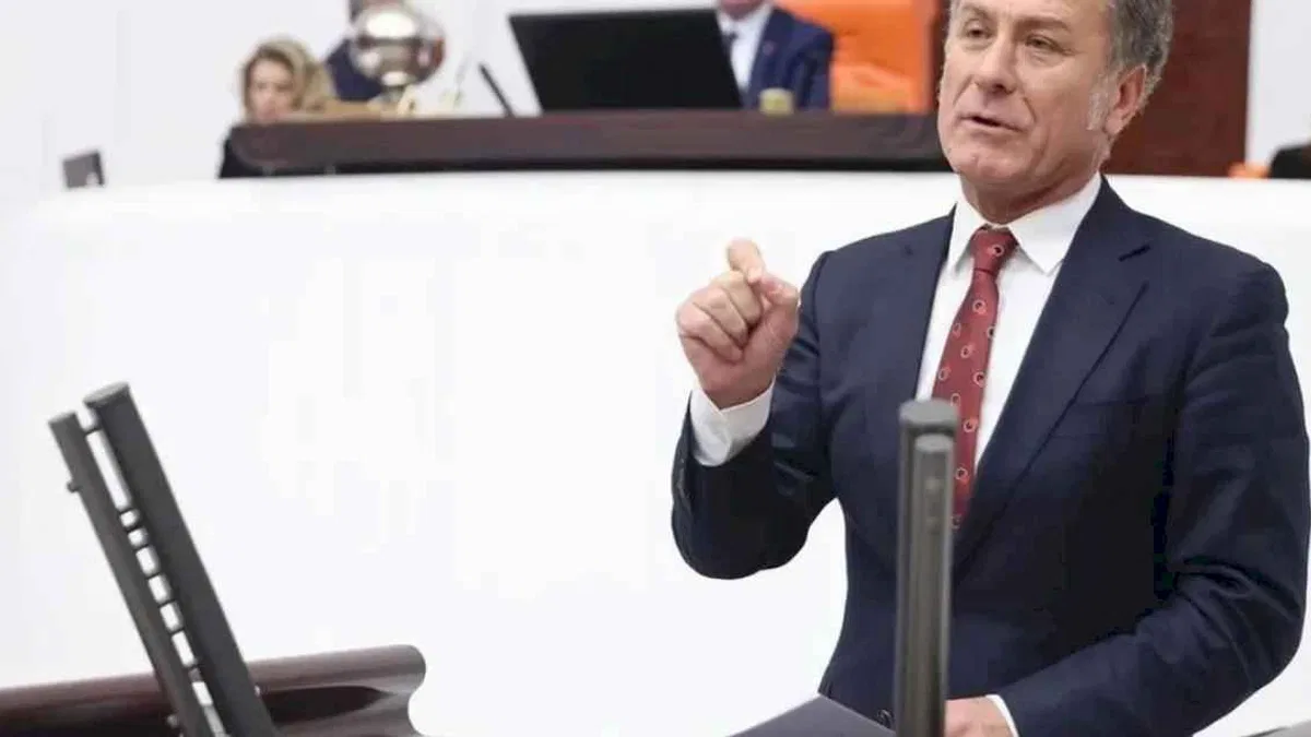 CHP'li Sarıbal: Görme ve işitme engelliler teknolojiye bastonla mı erişecek?